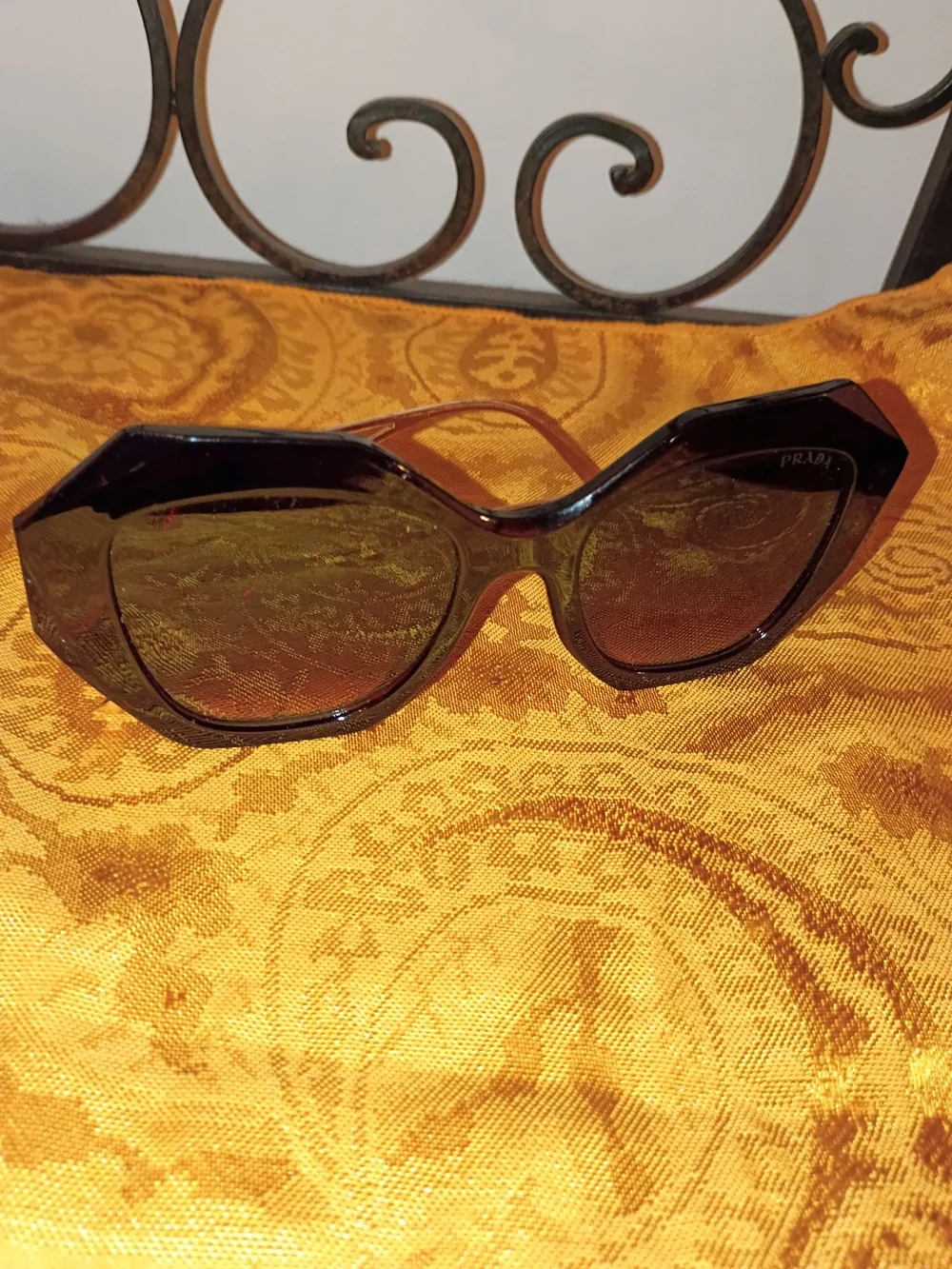 Prada PR 16WS Burgundy Ombre Geometric Sunglasses Open Gold Wire Logo Arm